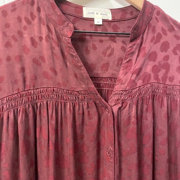 Evereve Cloth & Stone Leopard Print Button Up Blouse Maroon Size Medium V-Neck - Picture 7 of 16